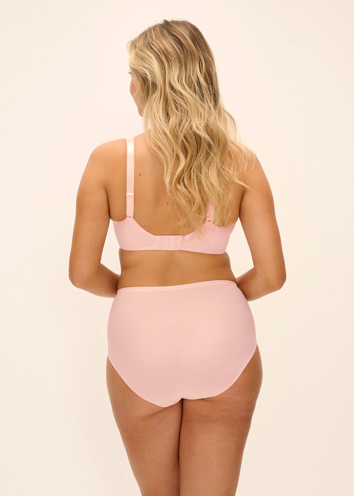 Smoothease Invisible Stretch Full Brief ONE SIZE